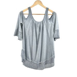 Umgee Womens Burnout Cold Shoulder Blouse Small Gray Keyhole Back Flare Sleeve